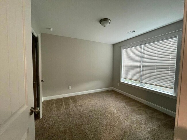 Building Photo - 127 Laporte Path