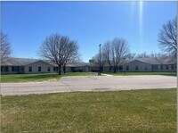 Building Photo - 745 Streeter Dr