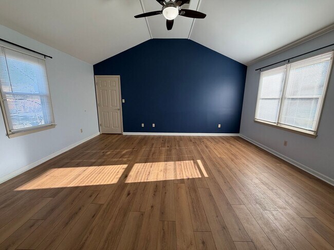 Building Photo - 4 Bedrooms with Finished Basement and Bonus Room!