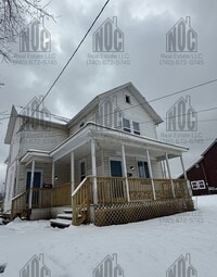 Building Photo - 1236 1/2-1236 1/2 E Locust St