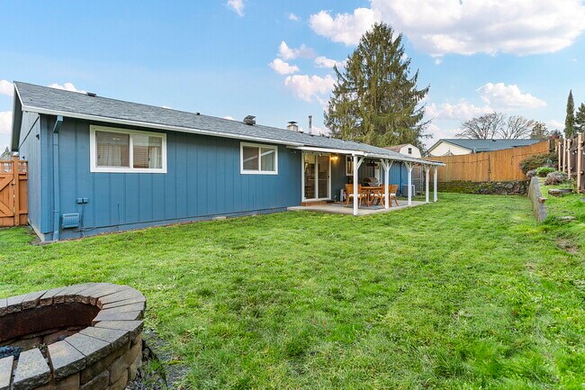 Building Photo - 12318 SE 67th Ct