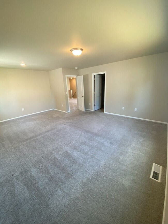 Building Photo - Spacious, modern 5-bed, 2.75-bath in sought-after Daisy Crossing Community in Sultan