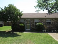 Building Photo - 713 Pleasant Manor Ave