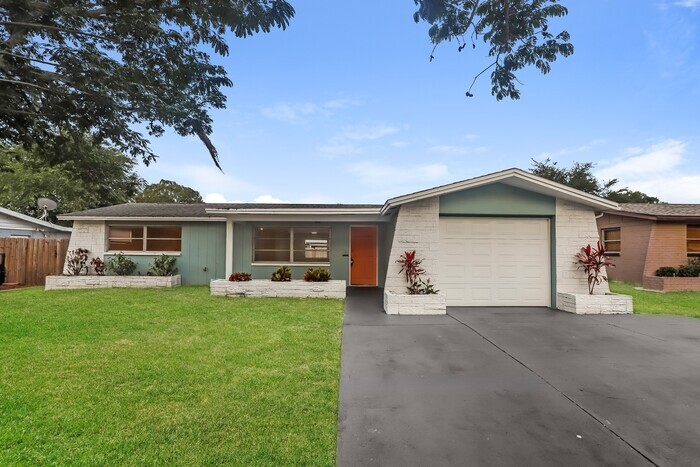 Primary Photo - 3011 Matchlock Dr