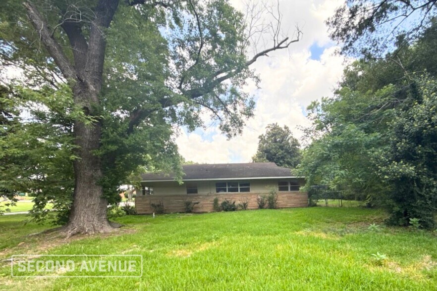Building Photo - 4056 Hermitage Dr