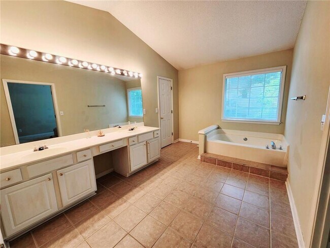 Building Photo - 11620 Bentham Ct