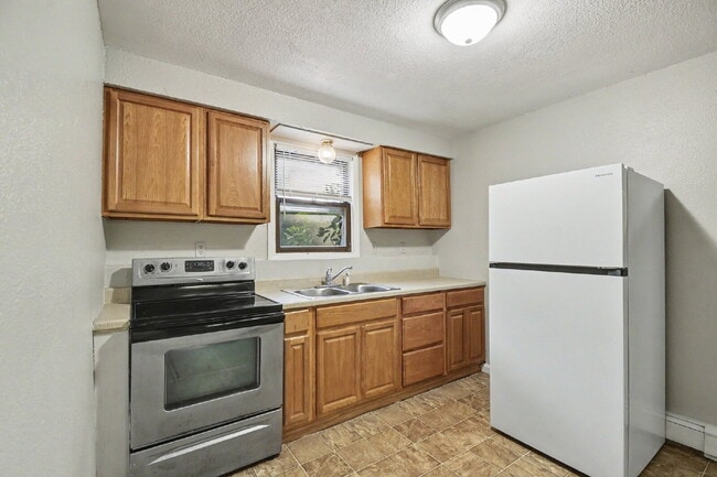 Building Photo - Cozy 2 bedroom Sanford Apartment Rental - $900/Month
