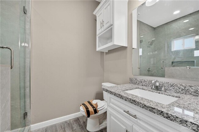 Building Photo - 23 Valle Vista St