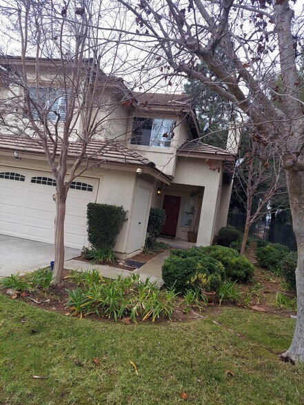 Primary Photo - 1176 Amberton Ln