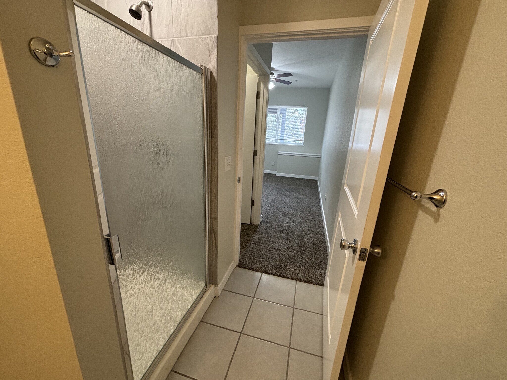 Building Photo - 1601 Kimbark St