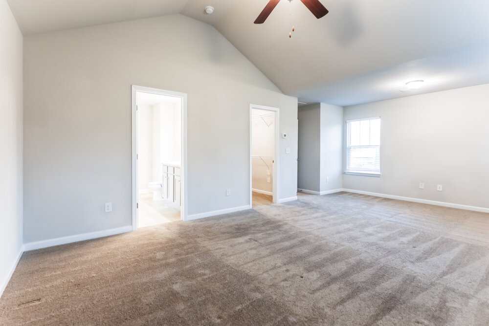 Building Photo - 4 Elm St