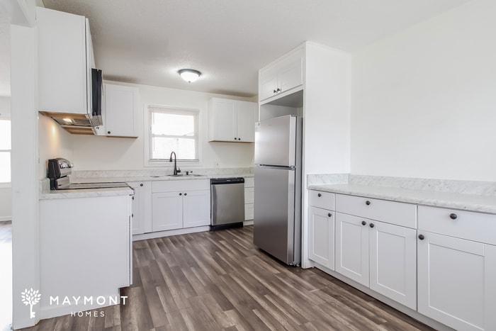 Building Photo - 126 Saturn Ln