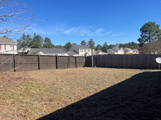 Building Photo - Spacious 3-Bedroom Home with Loft & Large Backyard!