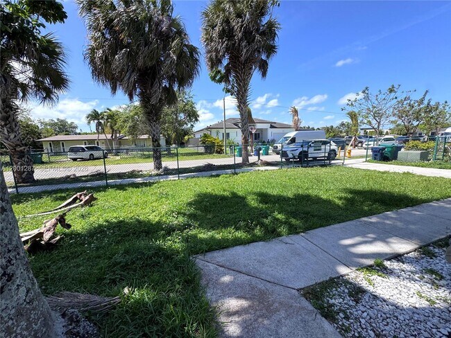 Building Photo - 21405 Ingraham Ave Rd