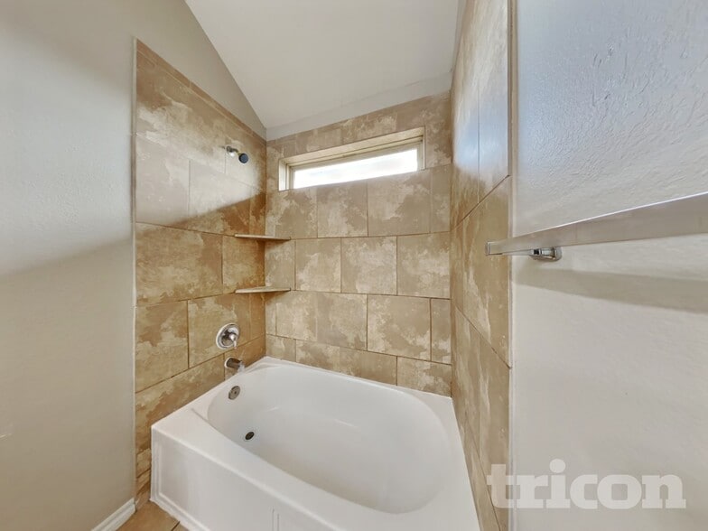 Building Photo - 1411 Seagler Pond Ln