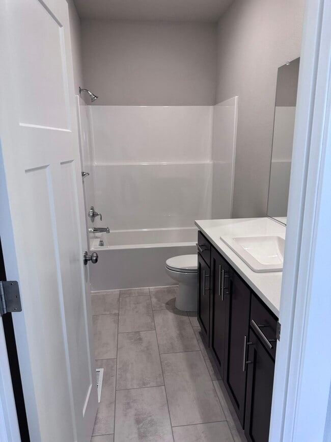 Building Photo - 7298 SE Madrone St