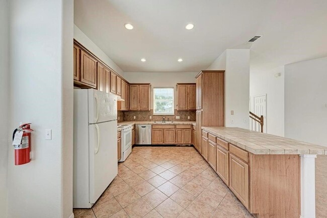 Building Photo - 1906 W 42nd St