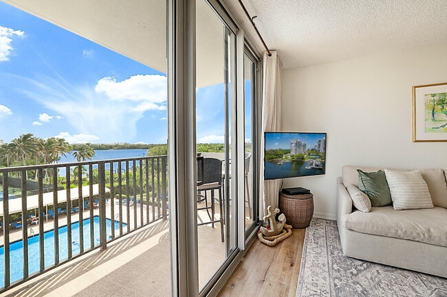 Building Photo - 2121 N Ocean Blvd