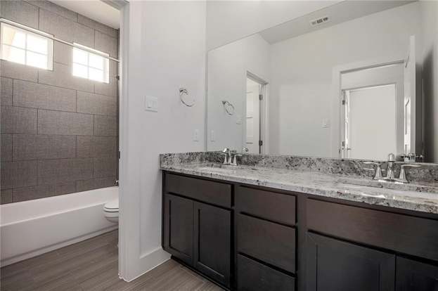 Building Photo - 1265 Summerbrooke Cir