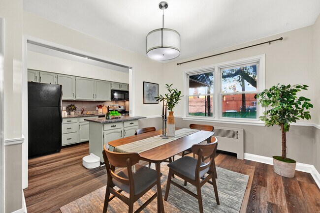 Building Photo - 104 Westowne Rd