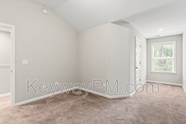 Building Photo - 1066 Linsmore Ave