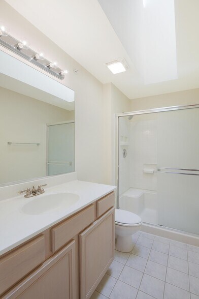 Building Photo - 670 Mill Cir