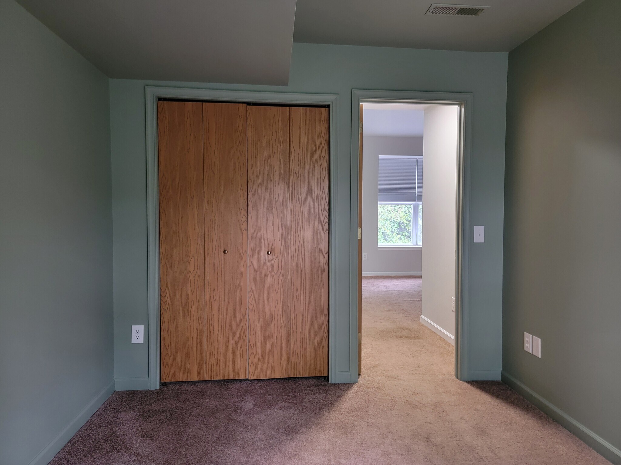 Building Photo - 15 Westpointe Dr