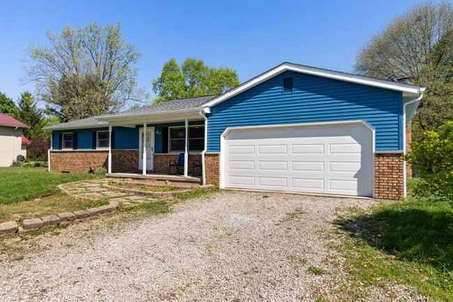 Building Photo - 270 W Orange Rd