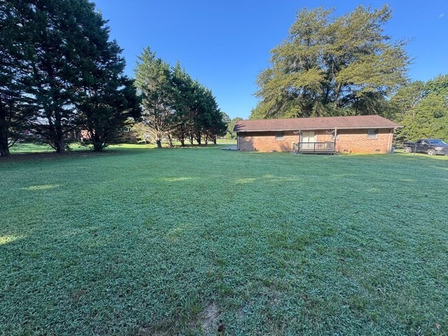 Building Photo - 1696 Crestland Dr