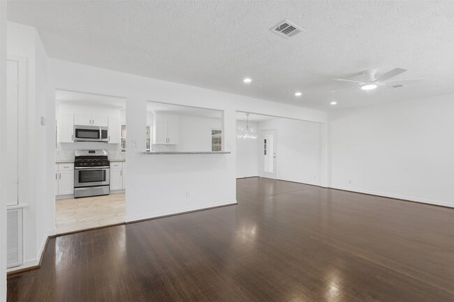 Building Photo - 10033 Whiteside Ln