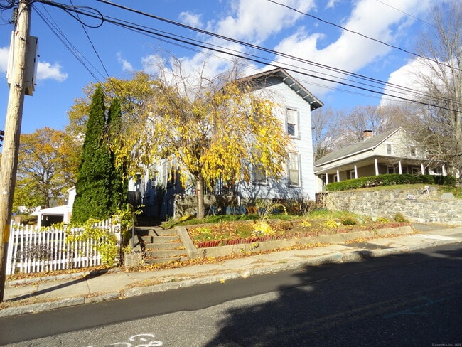 Building Photo - 177 E Pearl St