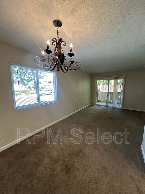 Building Photo - 1320 Kenwal Rd