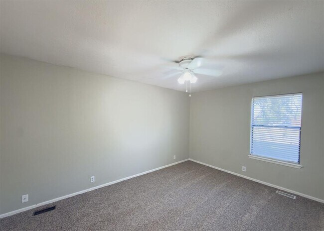 Building Photo - 812 Countrywood Ln
