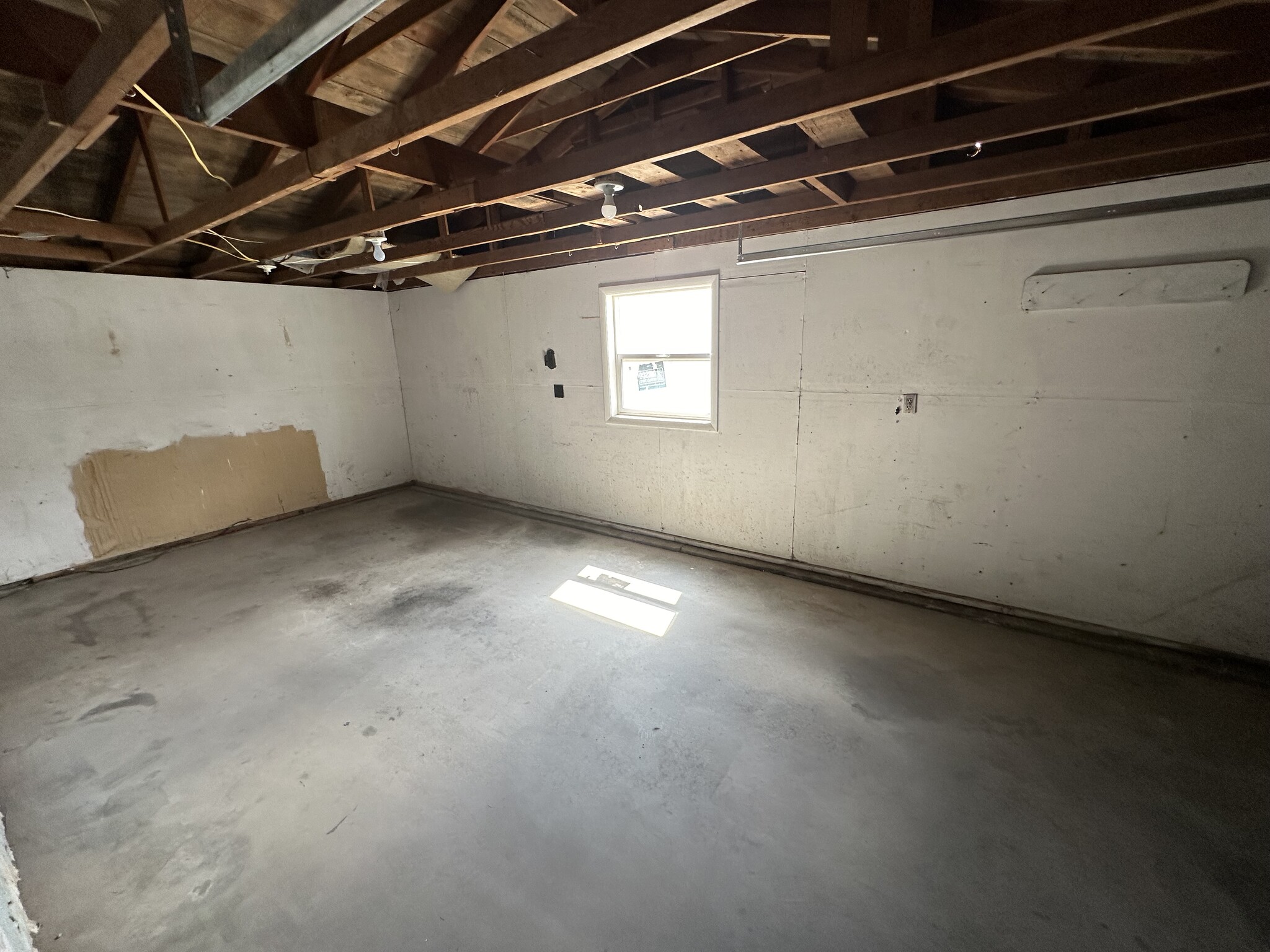 Building Photo - 403 Utah St