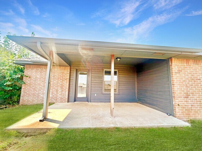 Building Photo - Beautiful 4-Bedroom Home in Edmond – Avail...