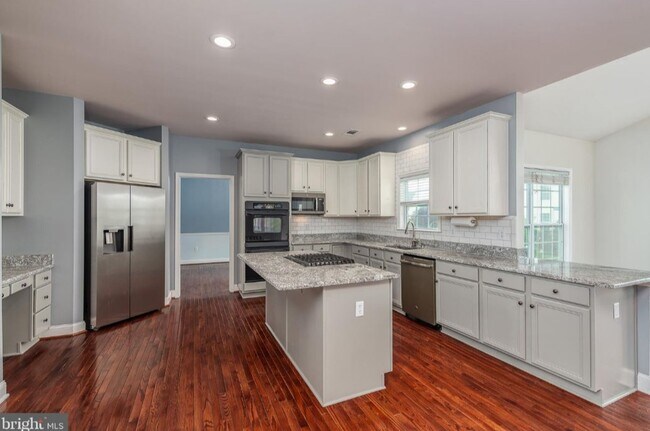 Building Photo - 73 Anthony Taylor Way