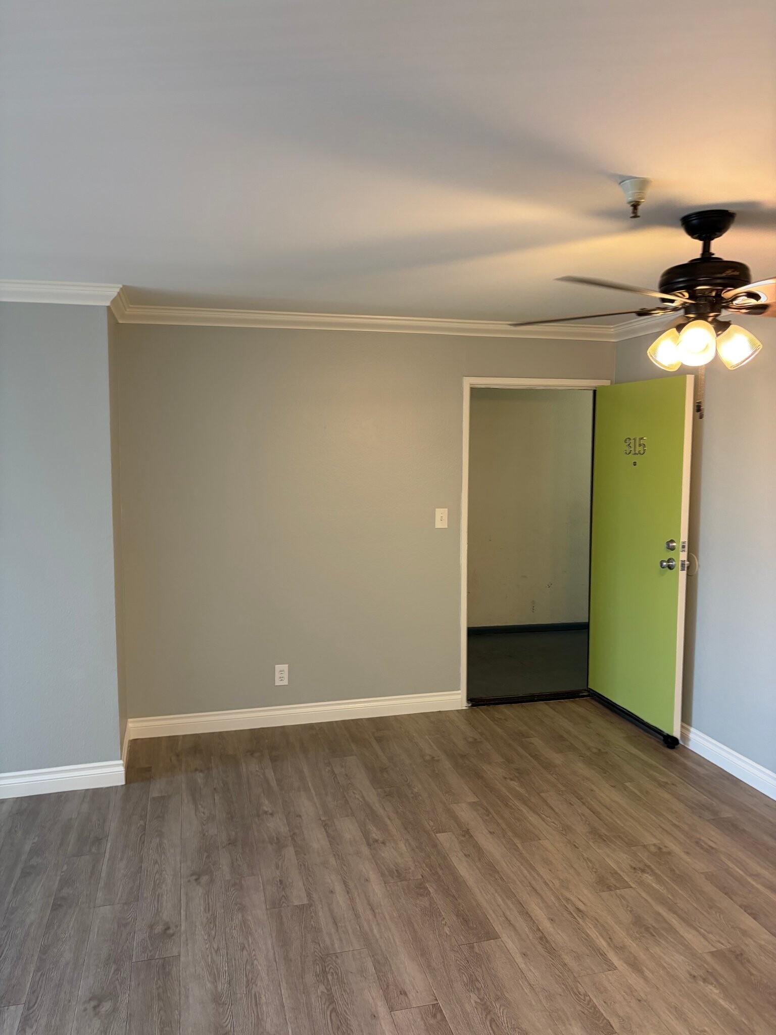 Building Photo - 5811 Tujunga Ave