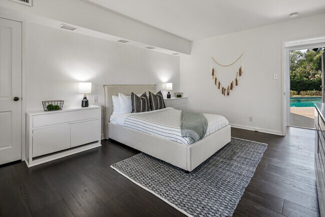 Building Photo - 19471 Rosita St