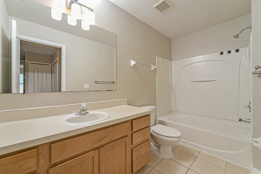 Building Photo - 4004 Pemberly Pines Cir