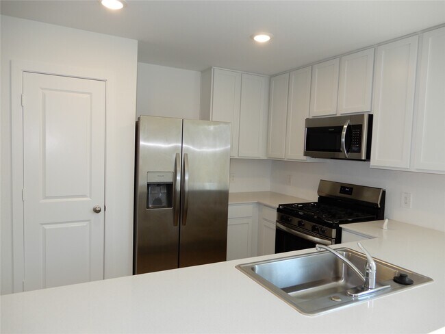 Building Photo - 16551 Plum Bark Dr