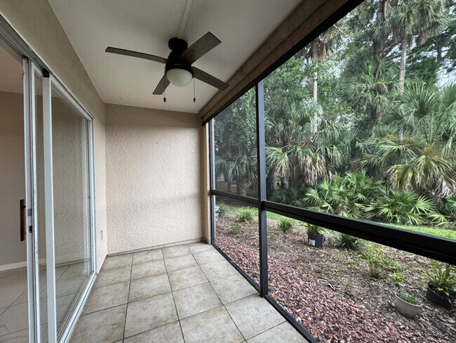 Building Photo - 3/2 Condo in Villaggio On The Lakes