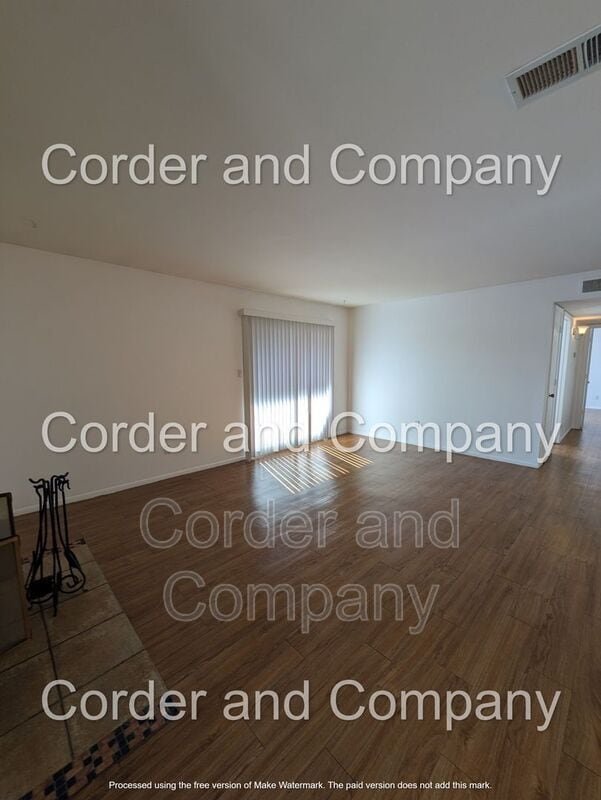 Building Photo - 6065 McKinney Dr NE