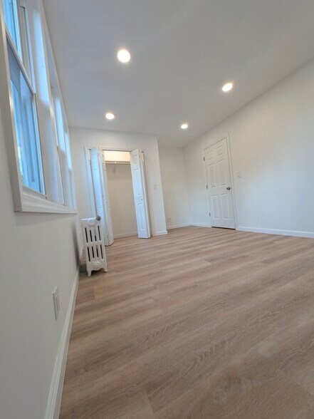 Building Photo - 13323 114th St