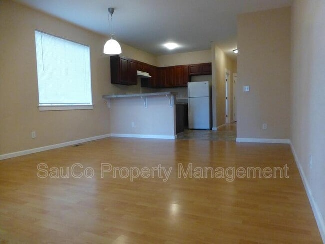 Building Photo - 1109 NE 106th Ave