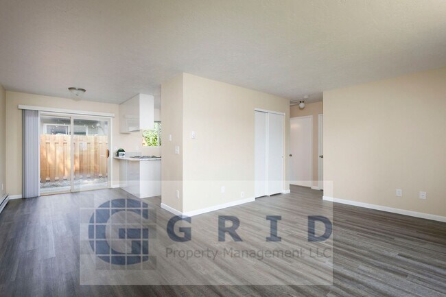 Building Photo - Gorgeous 2 Bedroom Apartment in Mt. Tabor - $500 MOVE IN SPECIAL!