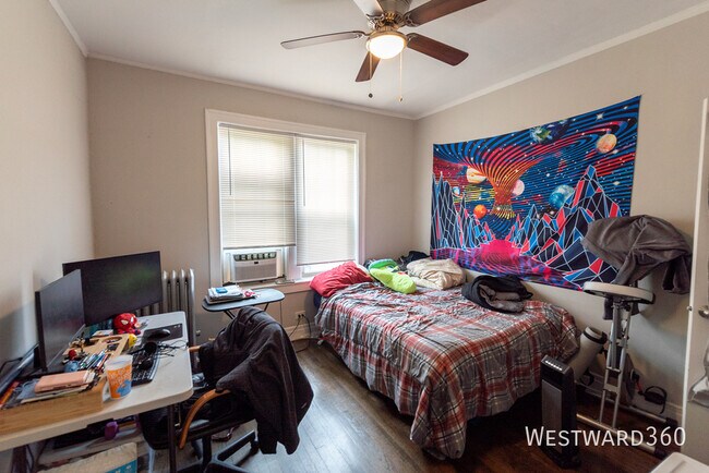 Building Photo - 3545 N Troy St