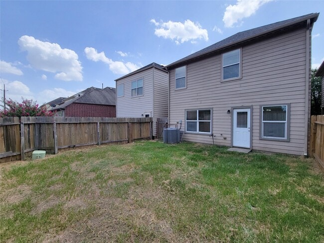 Building Photo - 17146 Amarose Dr