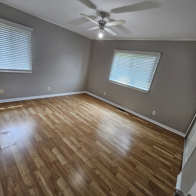Building Photo - Spacious Newer Build 3 Bedroom Ranch w/ Ti...