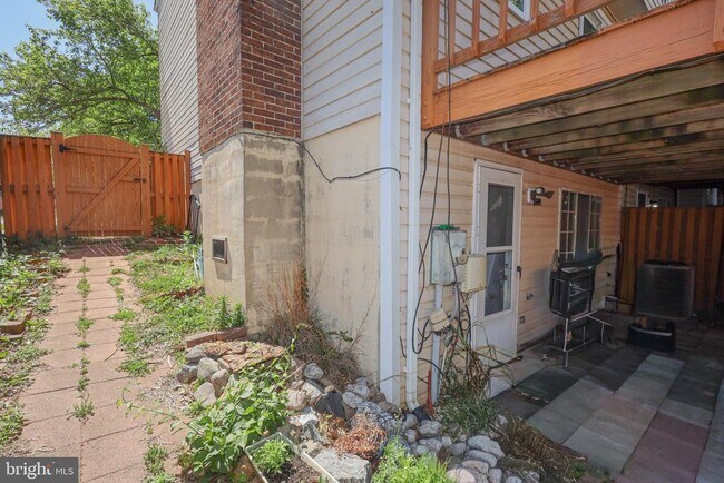 Building Photo - 12501 Starfire Ct