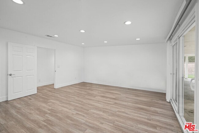 Building Photo - 12131 Beaufait Ave